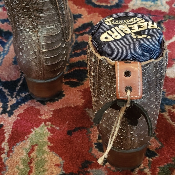 Freebird Salamanca Brown Boots - Picture 7 of 7